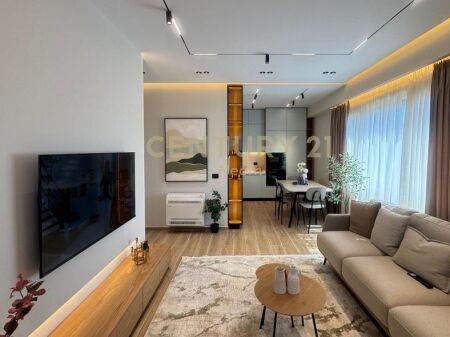 Apartament 2+1+2 + Post Parkimi me qira , Golden Park , Yzberish