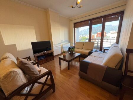 Shitet, Apartament 2+1, Rruga e Barrikadave, Tiranë.