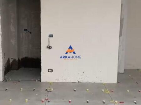 LOCALE COMMERCIALE IN AFFITTO 55M2 "EX PIAZZA AQUILA" 70.000 LEKE