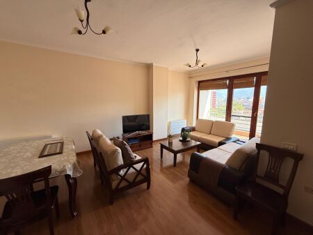 Super cmim, Apartament 2+1 te stacioni i trenit ne shitje