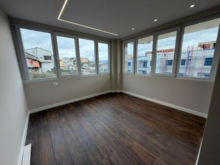 Apartament 2+1+2 me Qira ne Sauk