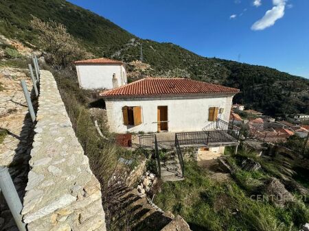 ANTIQUE HOUSE IN VUNO!