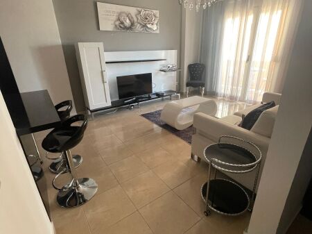 Shitet Apartament 1+1