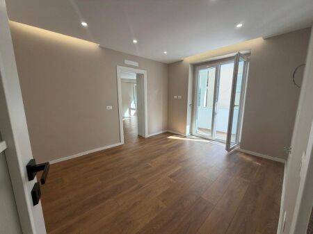 For sale, Apartment 1+1, Mine Peza Street, Tirana