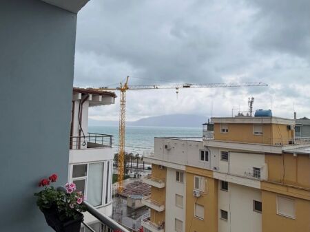 Apartament 2+1+2 për shitje në Lungomare Vlorë