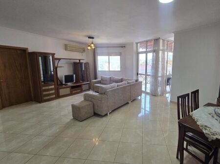 📌 Appartamento 2+1 in affitto – Via delle Barricate