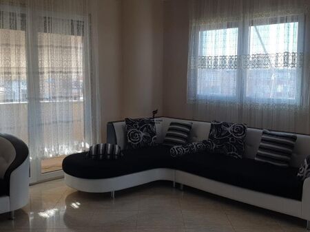 APPARTAMENTO IN AFFITTO 1+1 CONGRESSO DI MANASTIR 42.000 LEKE FH-71574