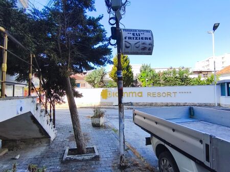 Locale commerciale in affitto in Albania — Durazzo (zona Golem), 65 m², vicino al mare