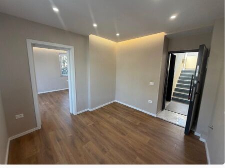 🏠Business premises for rent,📍 Mine Peza Street, 430€💶