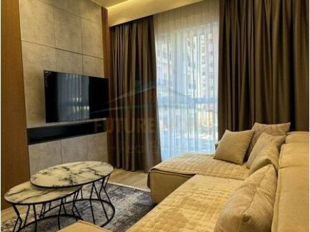 Qera, Apartament 1+1 + Post Parkimi, Kompleksi Aura, Rruga Dritan Hoxha