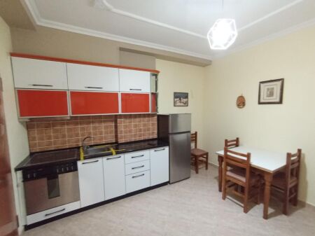 Jepet me qira apartament 2+1