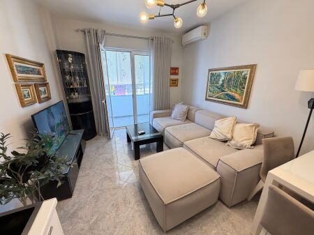 Jepet Apartamenti me qira 2+1 📍Rruga Vaçe Zela 21 dhjetori