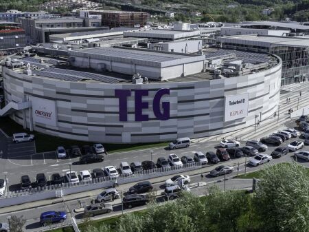 🏢✨ Edificio Multifunzionale di 4 Piani in Vendita – Vicino a TEG, Tirana ✨🏢