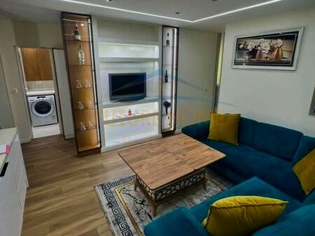 Affitto, Appartamento 2+1 + Veranda, Ex Campo di Aviazione, Tirana 750 €