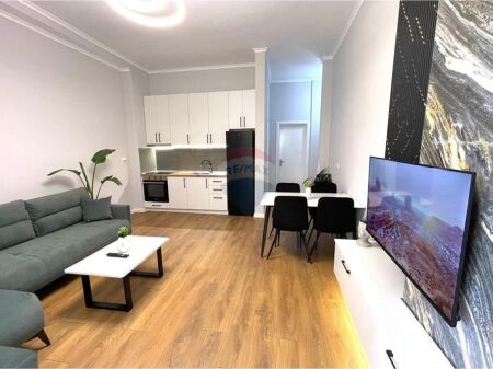 Apartament - Për Shitje - Rruga Sotir Caci, Tiranë