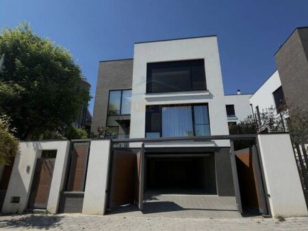 Qera, Vilë 3-kateshe, TEG