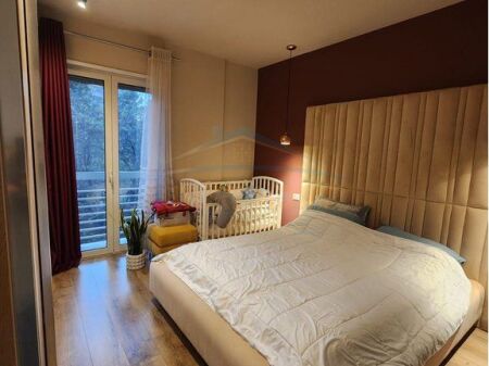 Qira , Apartament 2+1 , Rruga 24 Maj, Durres