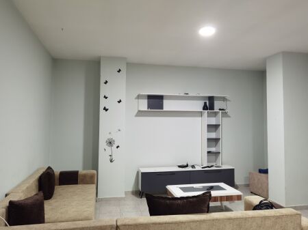 Shitet Apartament 2+1+2 prane bulevardit Migjeni ne Astir