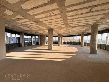 BUILDING FOR RENT 3000 M2+15 PARKING SPACES, PORCELAIN!
