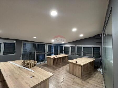 Ambient Zyrash per qira ne Rr.Todi Shkurti.