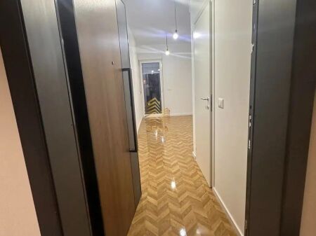 Qira, Ambient Biznesi, Bulevardi i Ri, 320 Euro