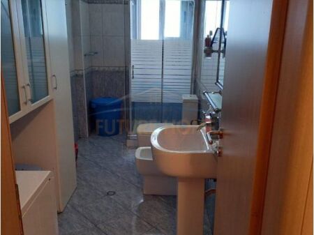 Qera Apartament 1+1 , Rruga e Portit , Durres