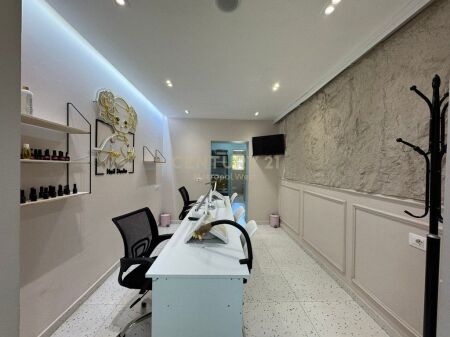Locale Commerciale (Nails Room) in Affitto, Scuola di Balletto!