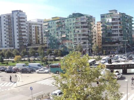 Dyqan 68m per shitje tek Pallati me Shigjeta!