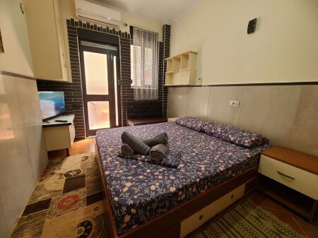 Apartament 6min nga Bulevardi i Ri për të huaj. I kompletuar me të gjitha dhe wifi