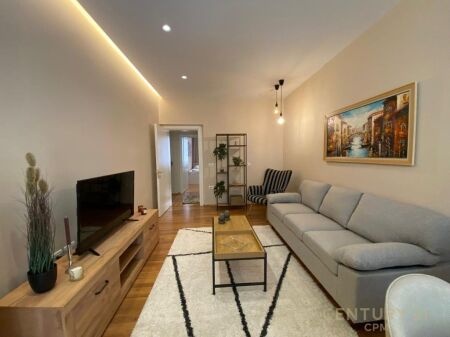 Appartamento 2+1 In Affitto a Ish Blloku, Tirana - 1300€ | 78 m²
