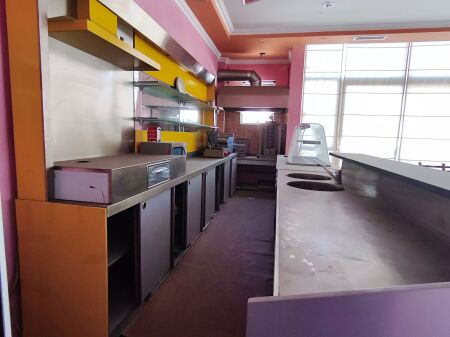 Locale commerciale in affitto in Albania — Durazzo (zona Golem), 65 m², vicino al mare