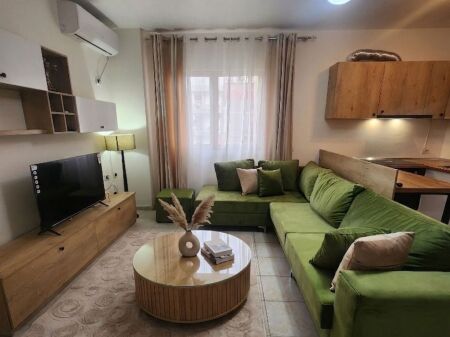 Apartament 2+1 me qira te Xhamlliku