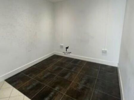 DYQAN ME QERA 44 M3 RRUGA E DURRESIT 400 EURO FH-71548