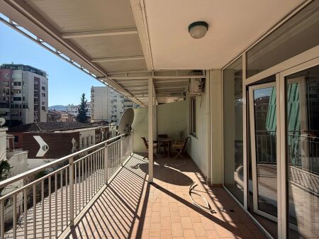 Ufficio in Affitto a Bllok – Tribeka