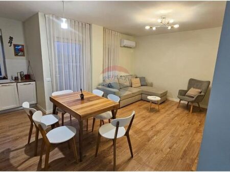 * 2+1 PER QERA TE -KOMPLEKSI KOLOMBO*