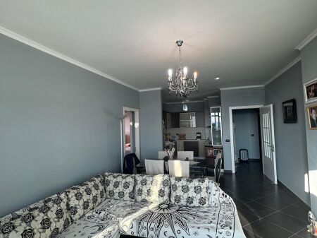 Shitet apartament 2+1, Fresk