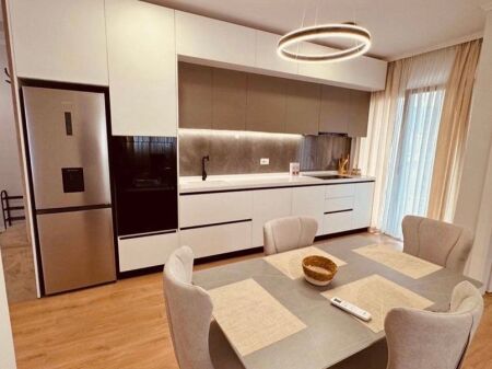 Apartament 2+1 me qira tek Rruga e Durresit