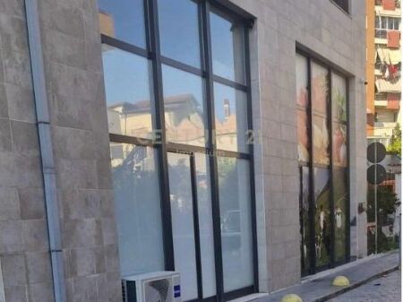 Commercial space on the street in Yzberish!