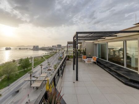 Penthouse Ekskluziv me Pamje Panoramike nga Deti në Lungomare 1, Vlorë