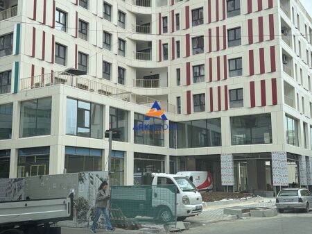 JEPET APARTAMENT ME QERA PER ZYRA 73M2 "KOMPLEKSI ULTRA, PËRBALLË RING CENTER" 700 EURO