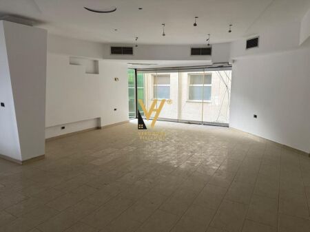 VENDESI COMMERCIALE IN VENDITA 99.3 M2 VIA MIHAL GRAMENO 500.000 EURO