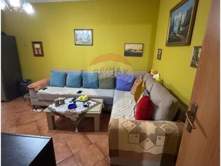 Apartament 2+1 per shitje, rruga Ferit Xhajko!
