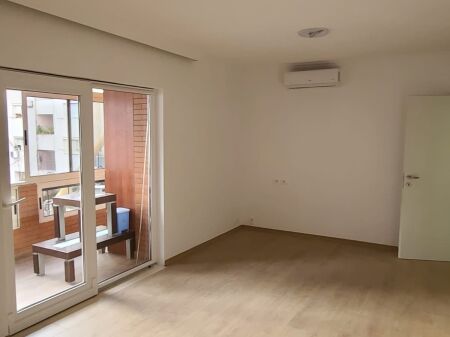 Jepet me qira Apartamenti ne Qender- tek Pazari i Ri✨