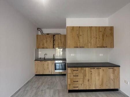 🏡 Appartamento 2+1 in affitto a Misto Mame vicino ai palazzi Çabej