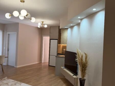 GRAND GALLERY APARTAMENT PER QERA LUKSOZ