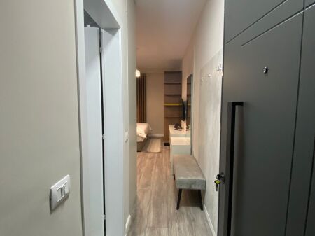 Laprake , Garsoniere me qera