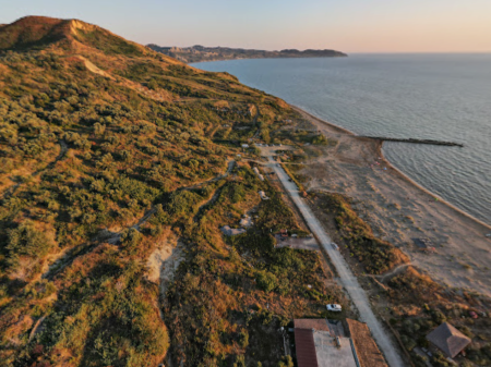 SHITET TOKE NE KARPEN, KAVAJE