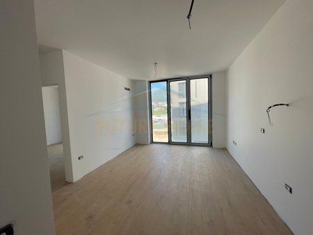 Shitet, Apartament 1+1, ''Golden Gate Residence'', Ali Demi.