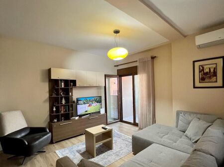 Appartamento 1+1 in affitto in Via Myslym Shyri.