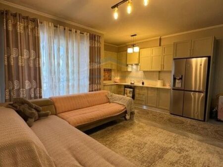 Shitet,Apartament 2+1+2, Kompleksi Tower Bridge,Rruga e Dibres.